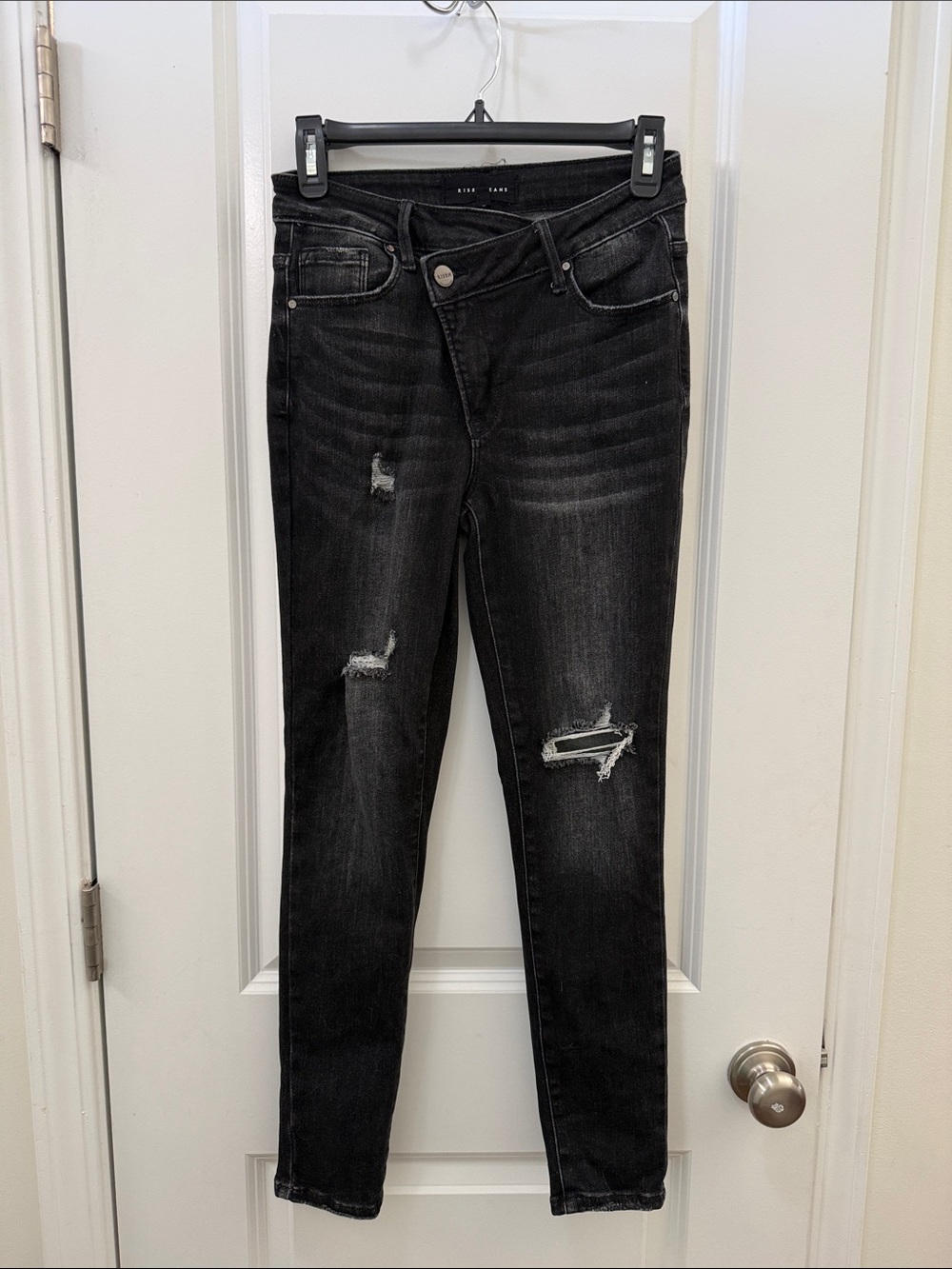 Women’s Black Distressed Skinny Jeans - Stretch Slim Fit